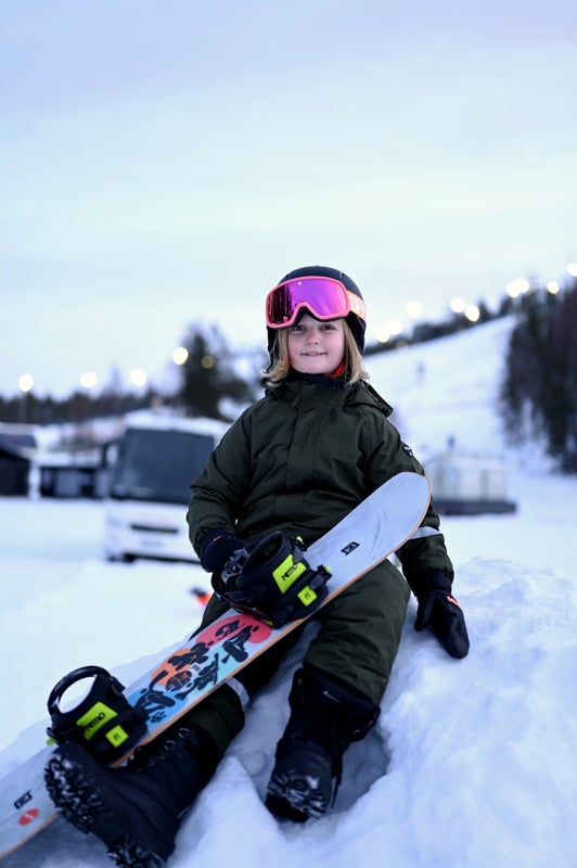 Kid's winter clothing set rental in Levi | ONE DAY