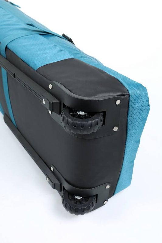 Nitro Tracker Wheelie Board Bag &ndash; Arctic &ndash; Rolling Snowboard Bag