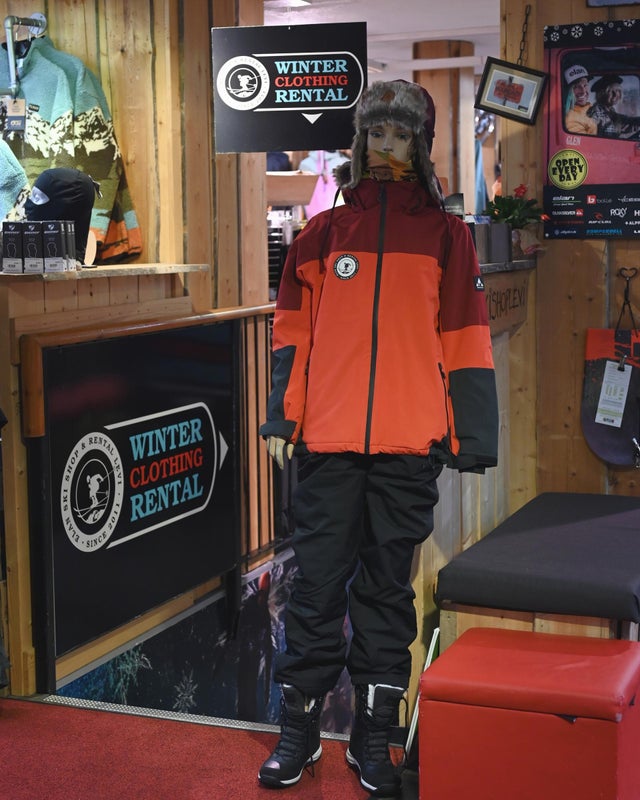 Women's winter clothing set rental in Levi | ONE WEEK